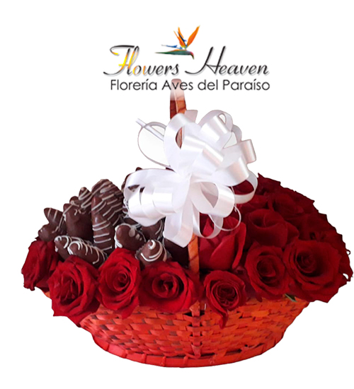 Canasta-de-flores-y-fresas.jpg